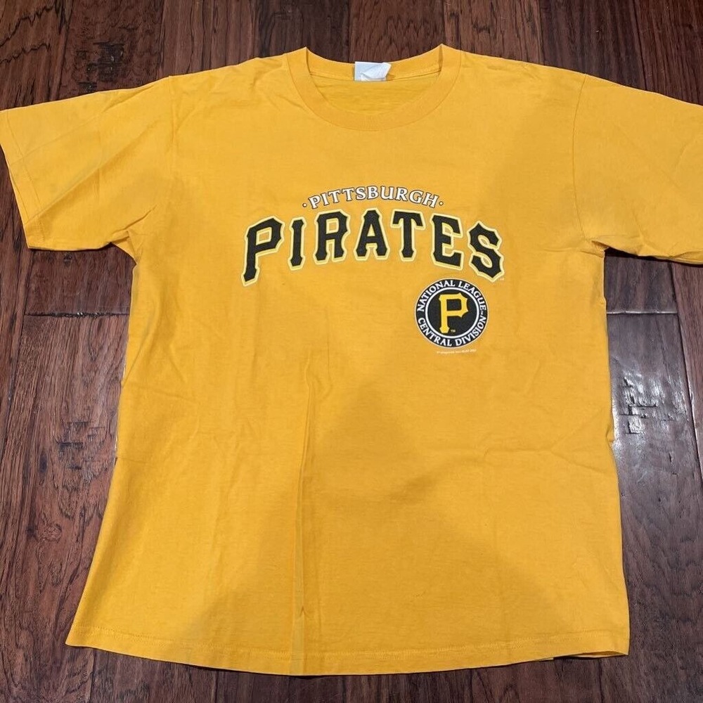 Pittsburgh Pirates Lee Sport Mens T-Shirt Yellow Black‎ Crew Neck Tee L